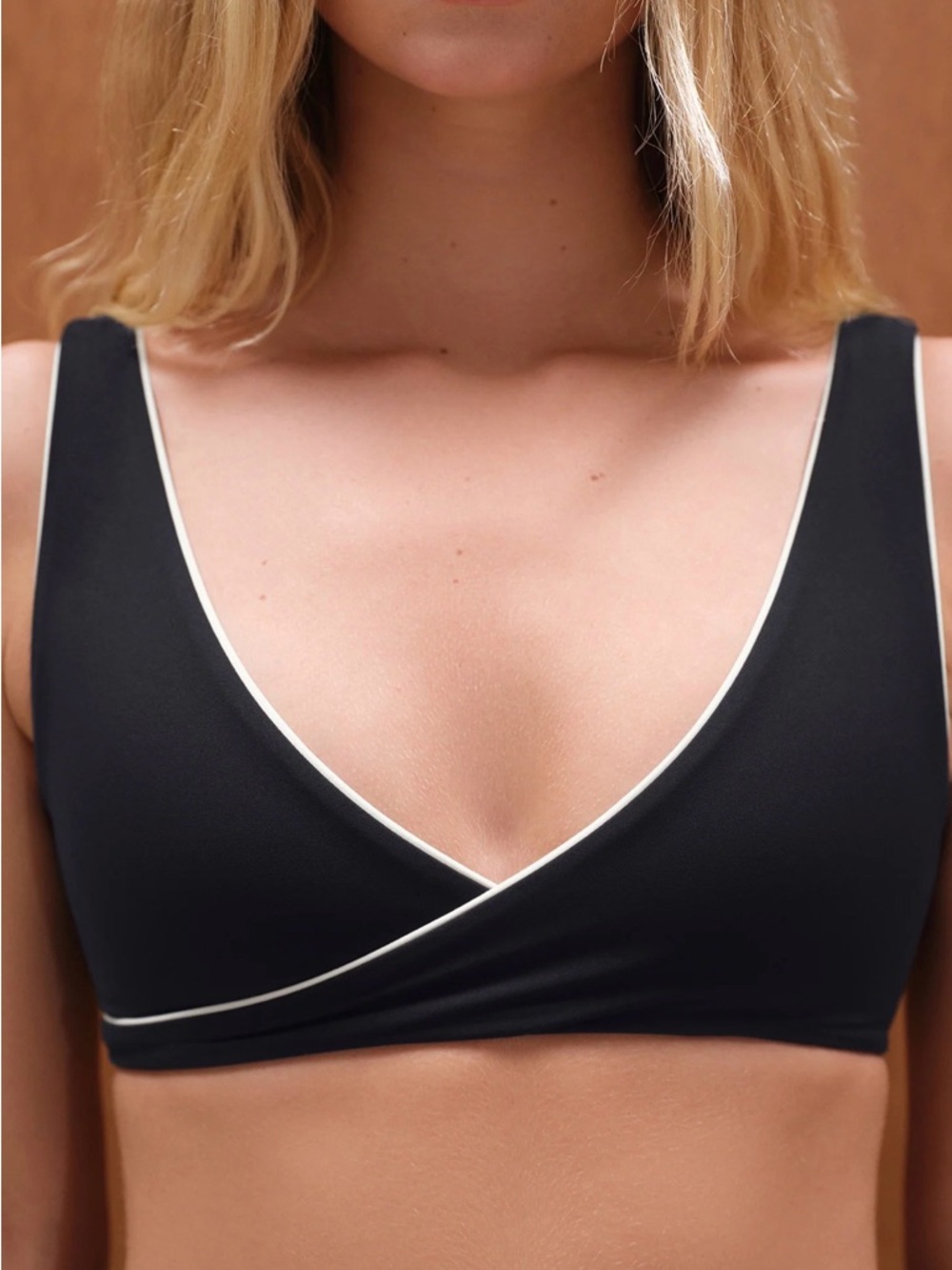 Set Active Breathe Contrast Wrap Bra - Picture 2 of 6